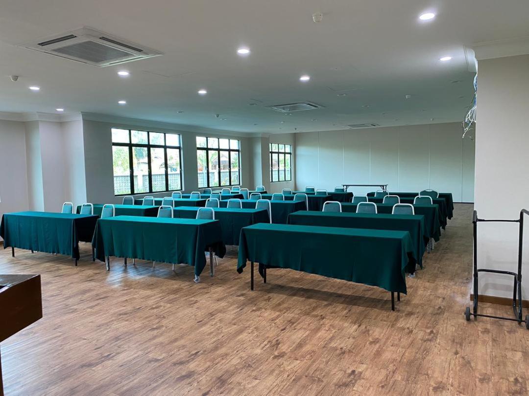 Ksb Village Resort Kampong Tambak Exterior photo