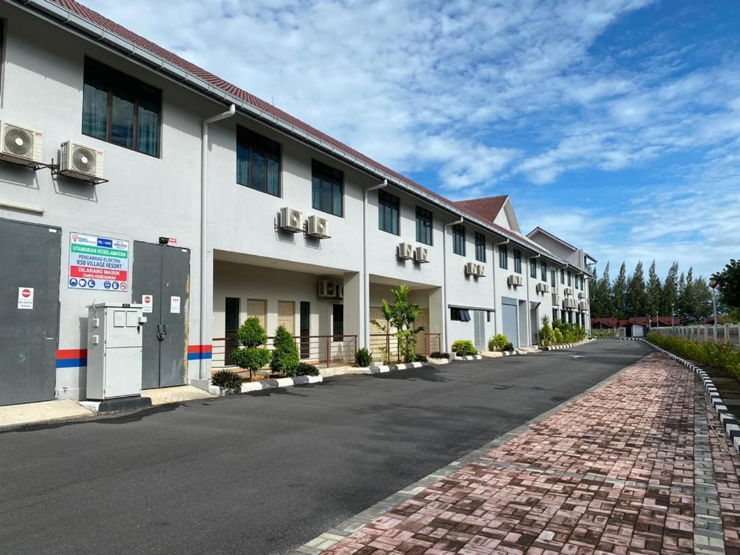 Ksb Village Resort Kampong Tambak Exterior photo